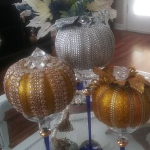 2 gold pumpkin and one silver